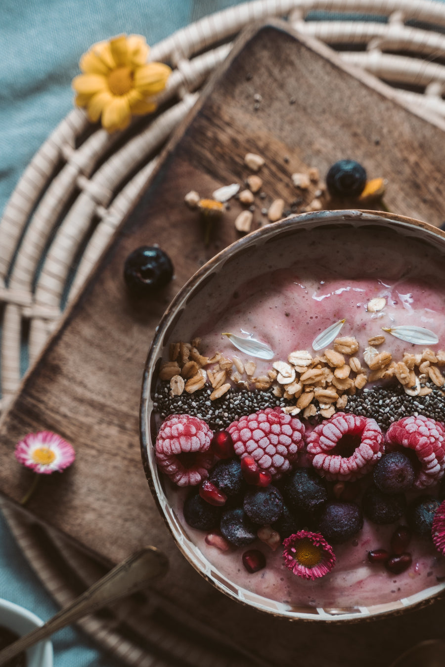 Recipe: Organic Acai and Sugar-Free Granola Bowl