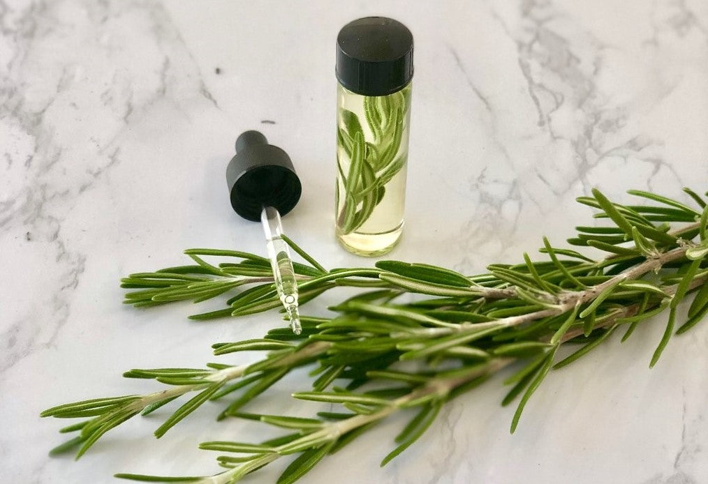 This DIY Antioxidant Face Serum Gives You the Best Glowing Skin